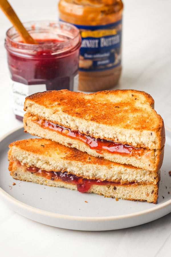 PEANUT BUTTER AND JAM TOAST