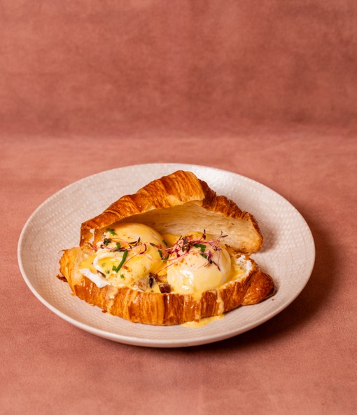 Eggs Benedict Croissant 