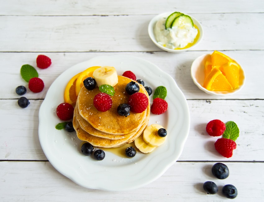 PANCAKE WITH FRUITS