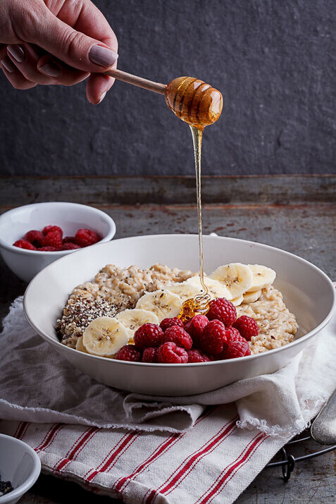 OATS WITH HONEY AND FRUITS