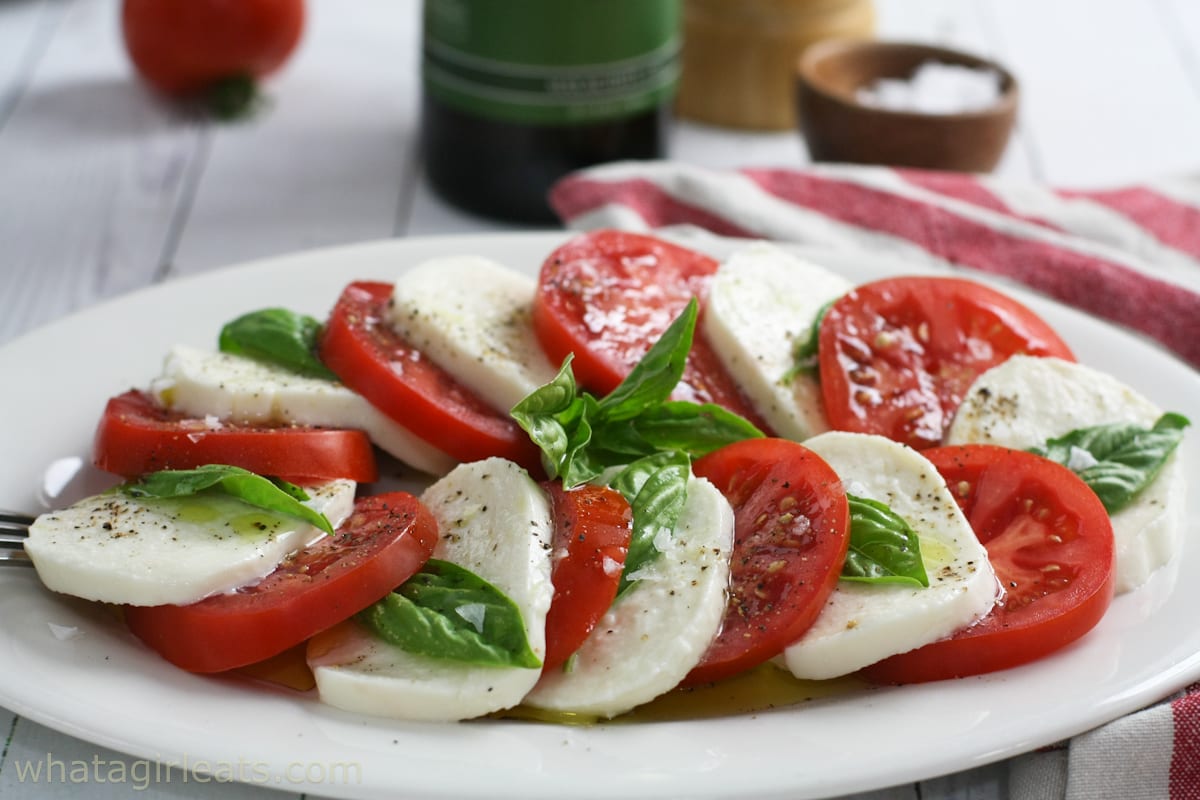WHITE CHEESE AND TOMATOES